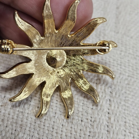Vintage Swarovski Swan Sunburst Brooch High End Clear Colored Crystals Goldtone - Picture 3 of 6